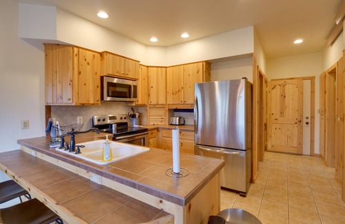 Nathrop House | 8696: 360 Mtn View & On-Site Hiking!