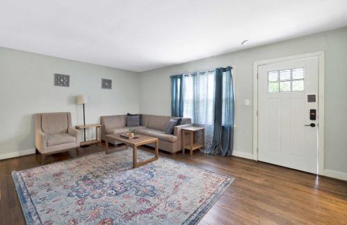 Crestline Heights House | 86th Cozy Coop