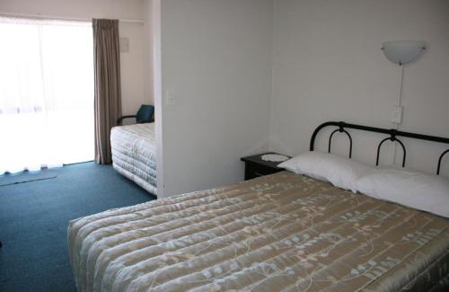 Wellington Hotel | 88 Wallace Court Motel - Free Parking