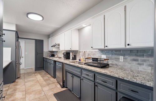 Central Oklahoma City House | 8BR Home for Family + Friendsgiving | Full Oven, Laundry, and Pool Table #08