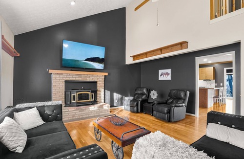 McGaheysville House | 8BR in Massanutten w/Hot tub, Sauna, Theater