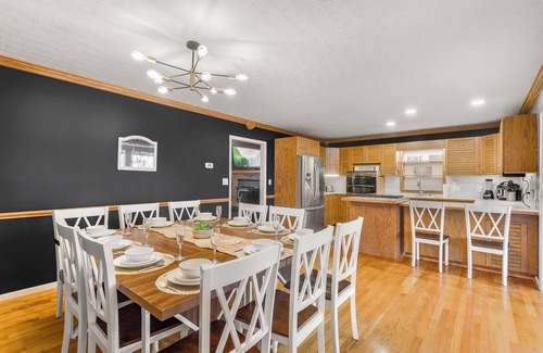 McGaheysville House | 8BR in Massanutten w/Hot tub, Sauna, Theater