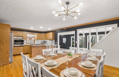 McGaheysville House | 8BR in Massanutten w/Hot tub, Sauna, Theater