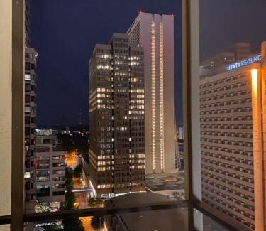 Downtown Atlanta House | 8th Floor Stylish Downtown Condo Private Balcony