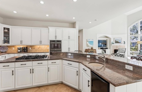 Beach Lagoon House | 9 Beach Lagoon ~ Luxury 6Br Private Home, 3rd Row from Sea Pines Beach!