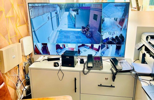 F-8 Sector House | 9-bedroom house in superb Islamabad with WiFi, AC