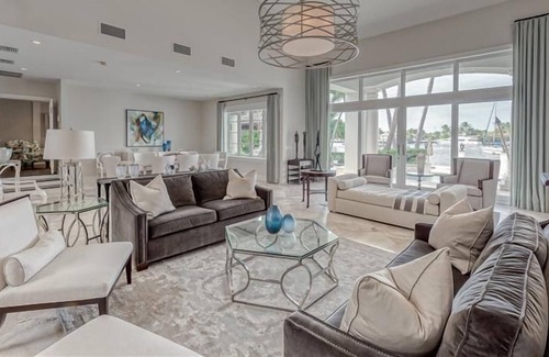 Harbor Beach Apartment | 9 Bedroom Single family 238861 by Houzlet