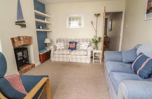 Lympstone House | 9 Harefield Cottages