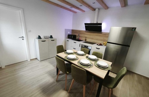 Grandici House | 9 km from the sea, free Wi-Fi, barbecue, dishwasher, washing machine