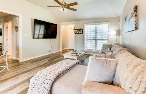 Bryan House | 9 Mi to College Station Dog-Friendly Home with Yard