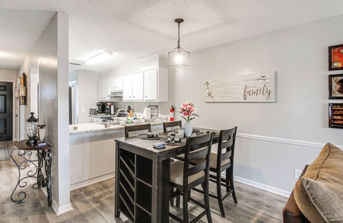 Valdosta Apartment | 9 Mi to Moody Afb: Newly Updated Condo Near Dining