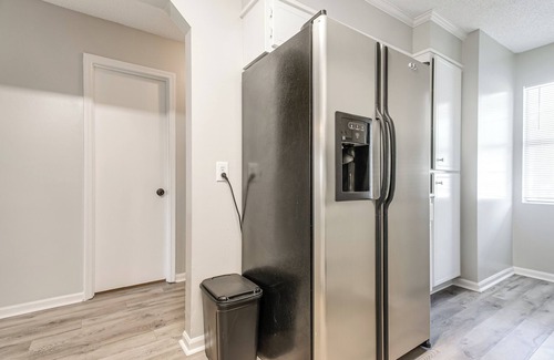 Valdosta Apartment | 9 Mi to Moody Afb: Newly Updated Condo Near Dining