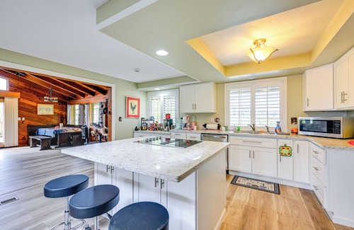 Fort Lewis House | 9 Mi to Spanaway Park: Home w/Indoor Hot Tub