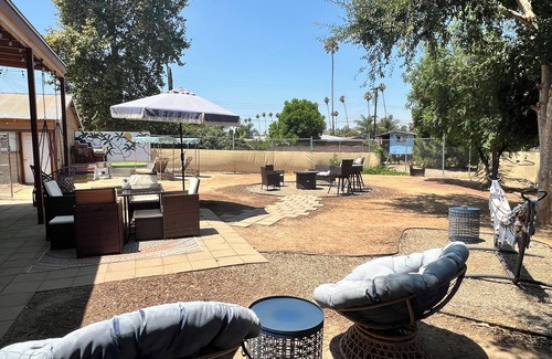 South Redlands House | 🧡9 min to University,Parking, 4BR/2BA, Sleeps 10, Boho Style🌼