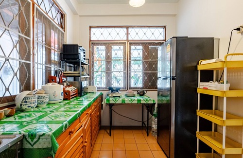 Old City Villa | 9 Pax Family Villa Mountain Sunset & temple views