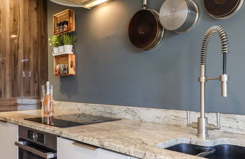 East Morton Cottage | 9 PEASACRE, pet friendly, with open fire in Bingley