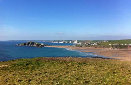 Thurlestone Apartment | 9 The Downs, Thurlestone, South Devon on the coastal footpath overlooking Burgh Island