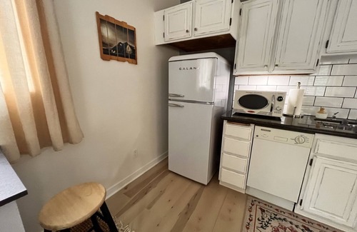 South Bellingham Apartment | 900 square foot Studio loft in Fairhaven