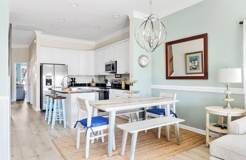 Waters Edge House | 93 Waters Edge - Townhome - Pool