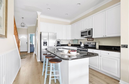Waters Edge House | 93 Waters Edge - Townhome - Pool