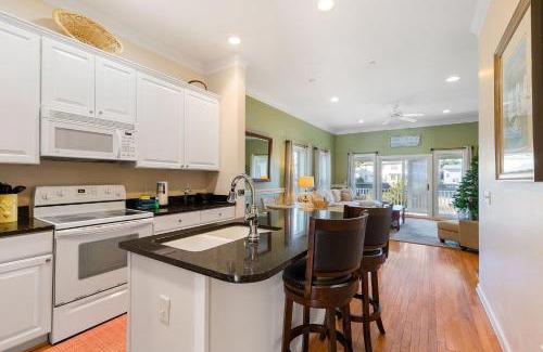 Waters Edge House | 93 Waters Edge - Townhome - Pool