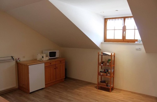 St. Oswald Apartment | 95qm-Feriendomizil mit möbliertem Balkon & WLAN