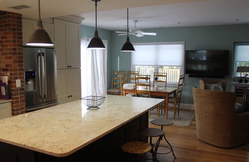 Murray Hill House | 96 Five Star Reviews located in the City of Annapolis in a quiet neighborhood!