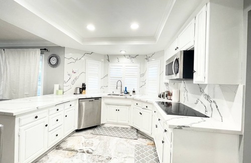 Southwest Anaheim House | 9BR Home Near Disney and Convention Center