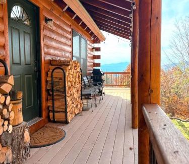 Franconia Ski Chalet | 9N Mountainside Cabin in Franconia Heights with Stunning Views!