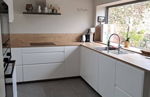 Laval House | A 1h15 de Paris, Grande Maison de Ville, Piscine Chauffée, Proximité Halage