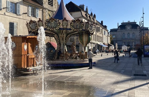 Lons-le-Saunier Apartment | A 5min à Pieds du Centre et de L'établissement Thermal