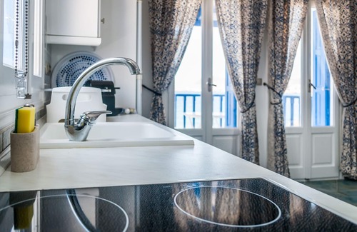 Apollonia Apartment | A Balcony To Enjoy The Sunset