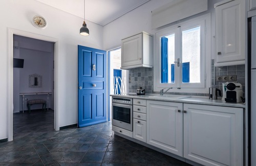 Apollonia Apartment | A Balcony To Enjoy The Sunset