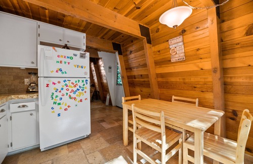 Big Bear Lake House | A Beary Happy Cabin - Walk to Lake & Village, Fireplace, Deck, Barbecue