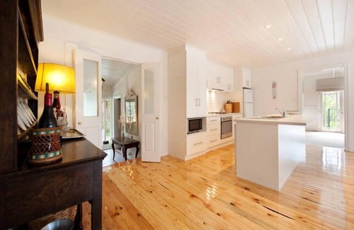 Daylesford House | A beautiful peaceful house in nature and close to town.