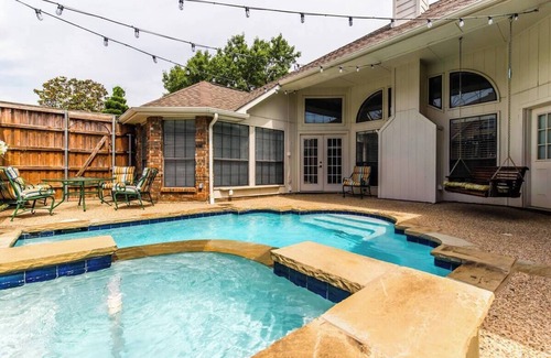 Lewisville House | A beautiful & quite home right off I-35 high way