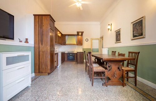 Santa Maria Novella Apartment | A big house a stone's throw from the Central Station by Mmega