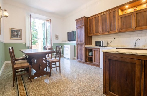 Santa Maria Novella Apartment | A big house a stone's throw from the Central Station by Mmega