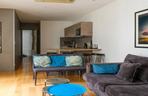 Faubourg-du-Roule Apartment | A Bit of Glamour and Magic in Champs Elysees