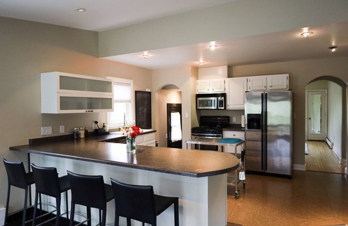 Marquette House | A Block from the Beach!