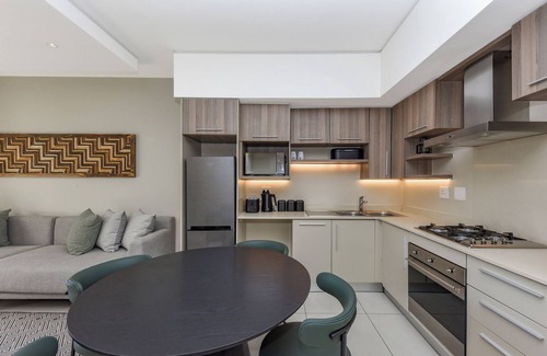 Greater Johannesburg Metropolitan Area Apartment | A Breathe Above the Buzz