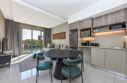 Greater Johannesburg Metropolitan Area Apartment | A Breathe Above the Buzz