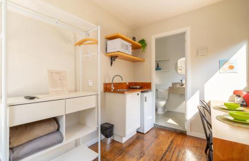 Lagoa da Conceicao Apartment | *A/C*1000Mbps*Cozinha Completa*Estacionamento*
