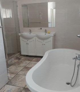 Waterkloof Glen House | A call for all guests