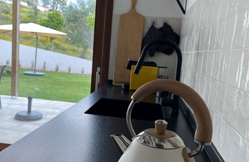 Abrantes Cottage | A Carpinteira Lake House - An authentic Portuguese country house by the lake!