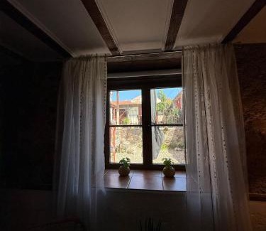 Sao Martinho da Cortica Bed & Breakfast | A Casa Amarela Guest room