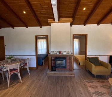 Sao Martinho da Cortica Bed & Breakfast | A Casa Amarela Guesthouse
