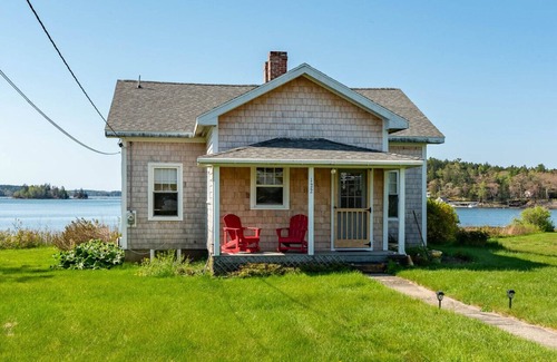 Trevett Cottage | A charming Boothbay cottage, nestled at the end of Sawyers Island!