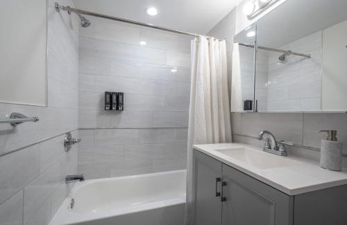 West Ridge Apartment | A Charming Modern Chic Basement Apartment