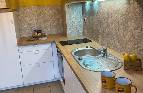 Yffiniac Cottage | A charming old farm, close the sea